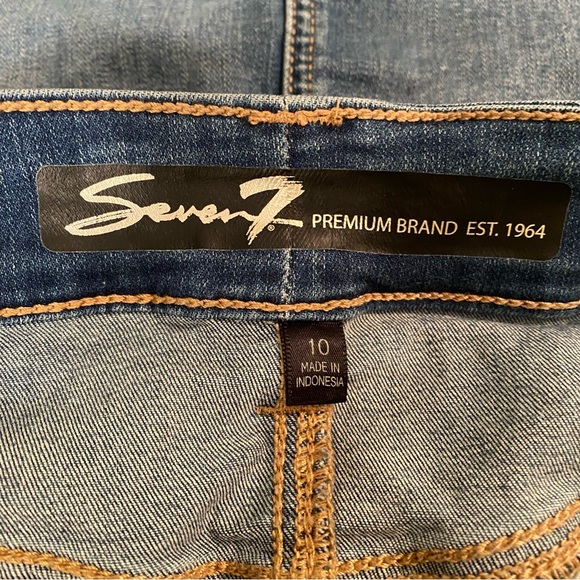 Seven7 Embroidered Denim Skirt Size 10 - Picture 5 of 6